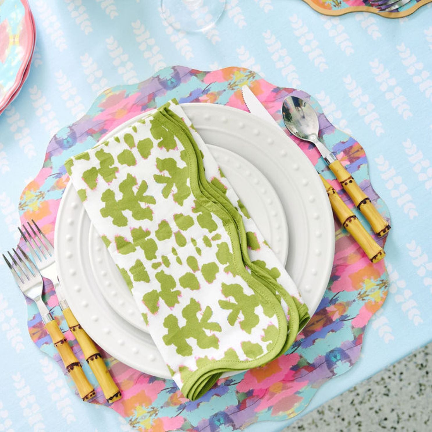 Chintz Green Scalloped Dinner Napkins - Image 4