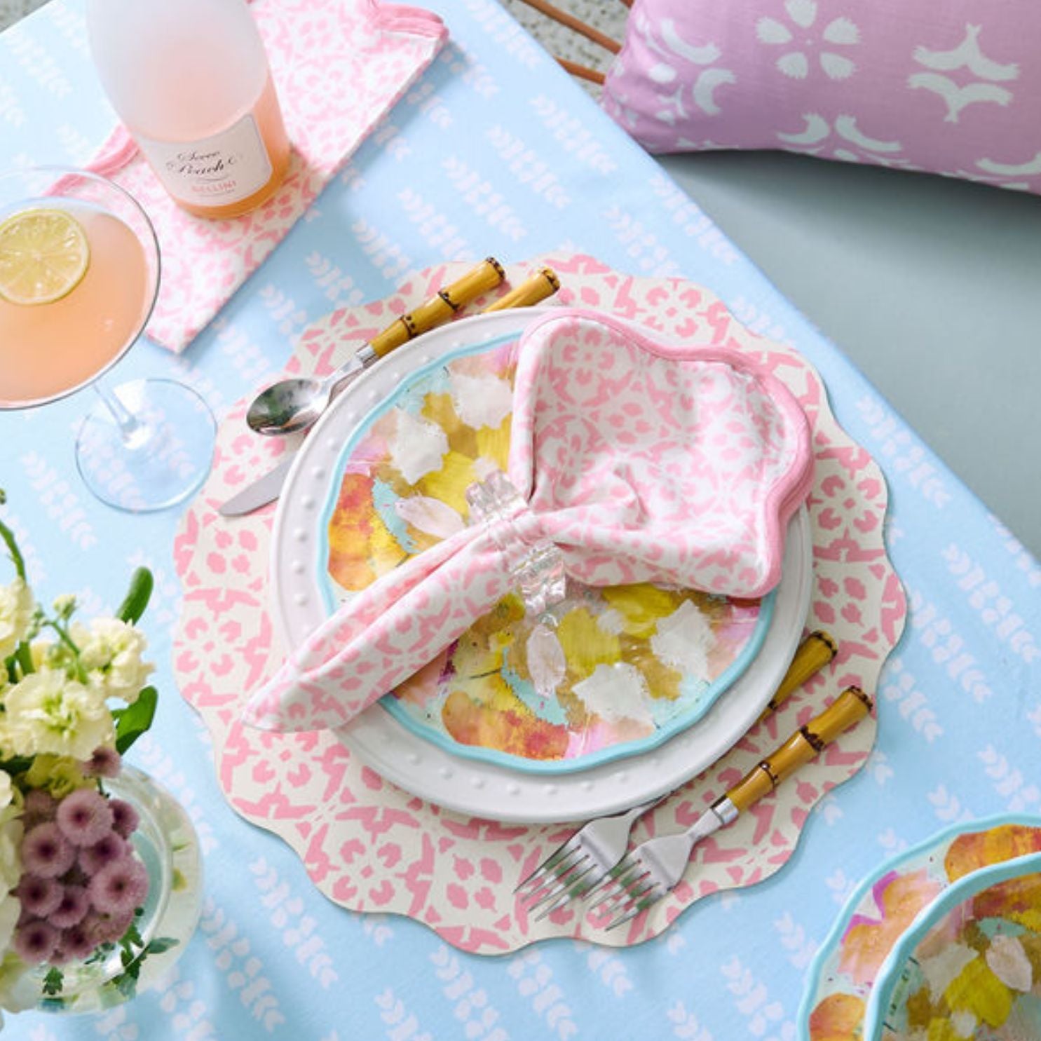 Porto Tiles Blush Scalloped Dinner Napkins