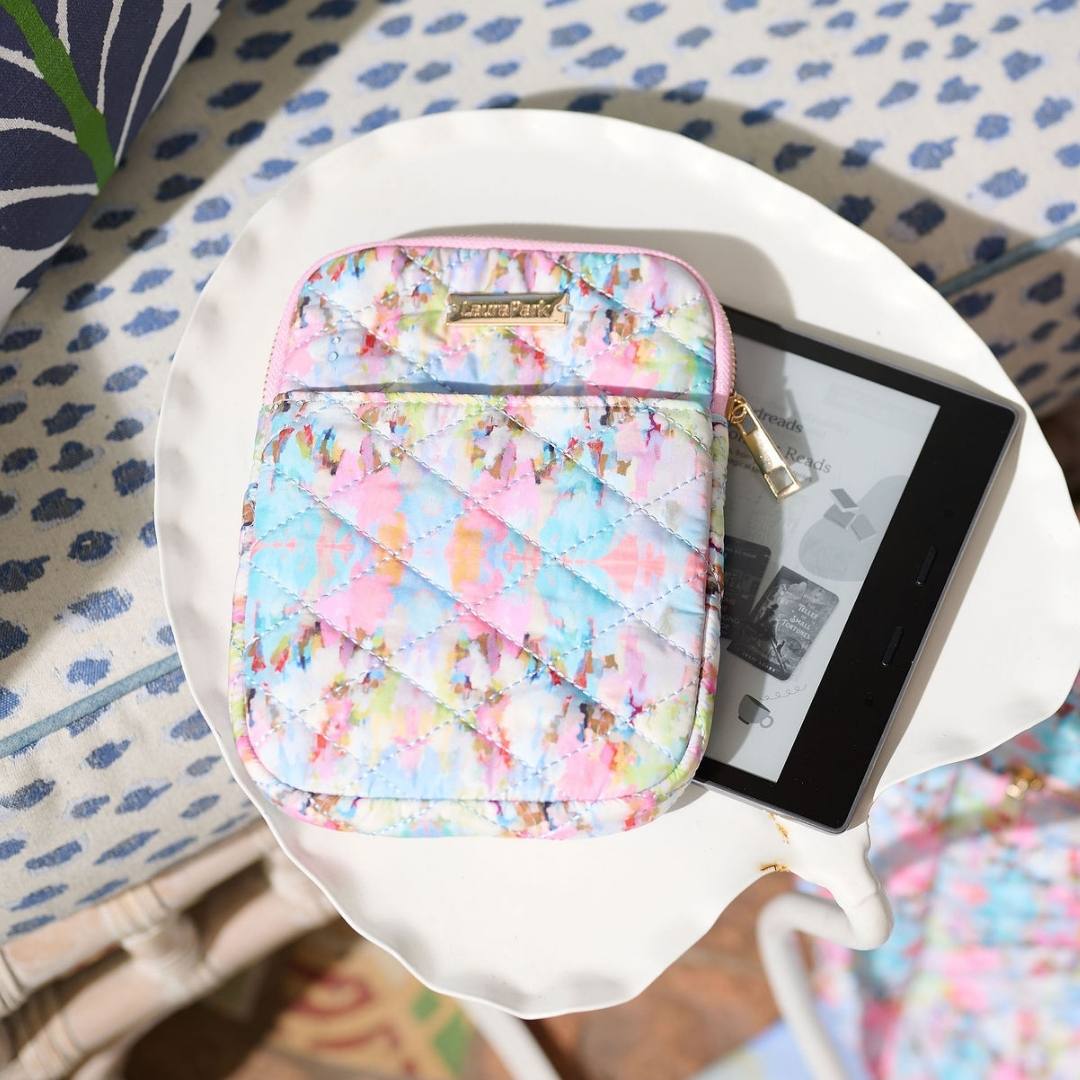 Brooks Avenue Quilted E-Reader Case - Image 2