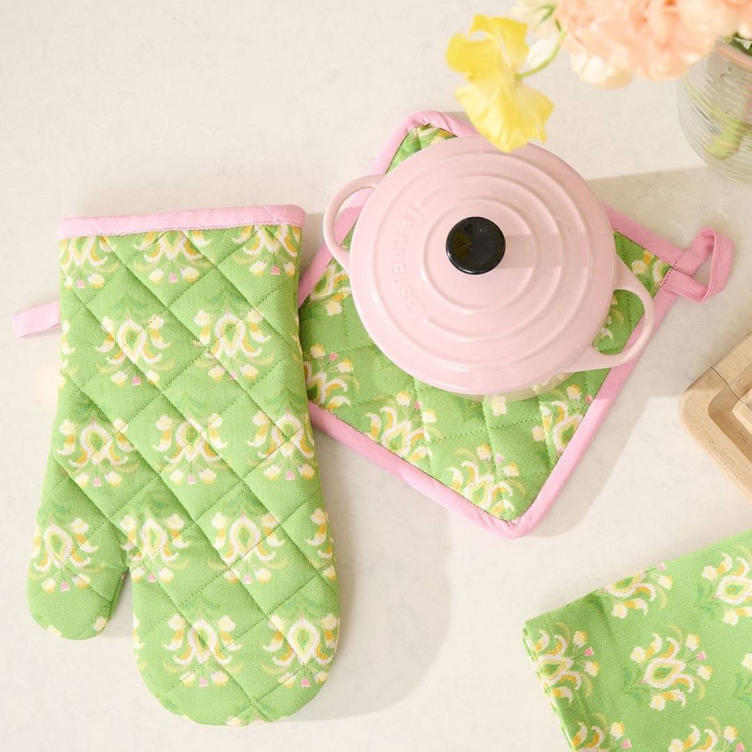 Rosemary Meadow Oven Mitt and Pot Holder Set - Image 2