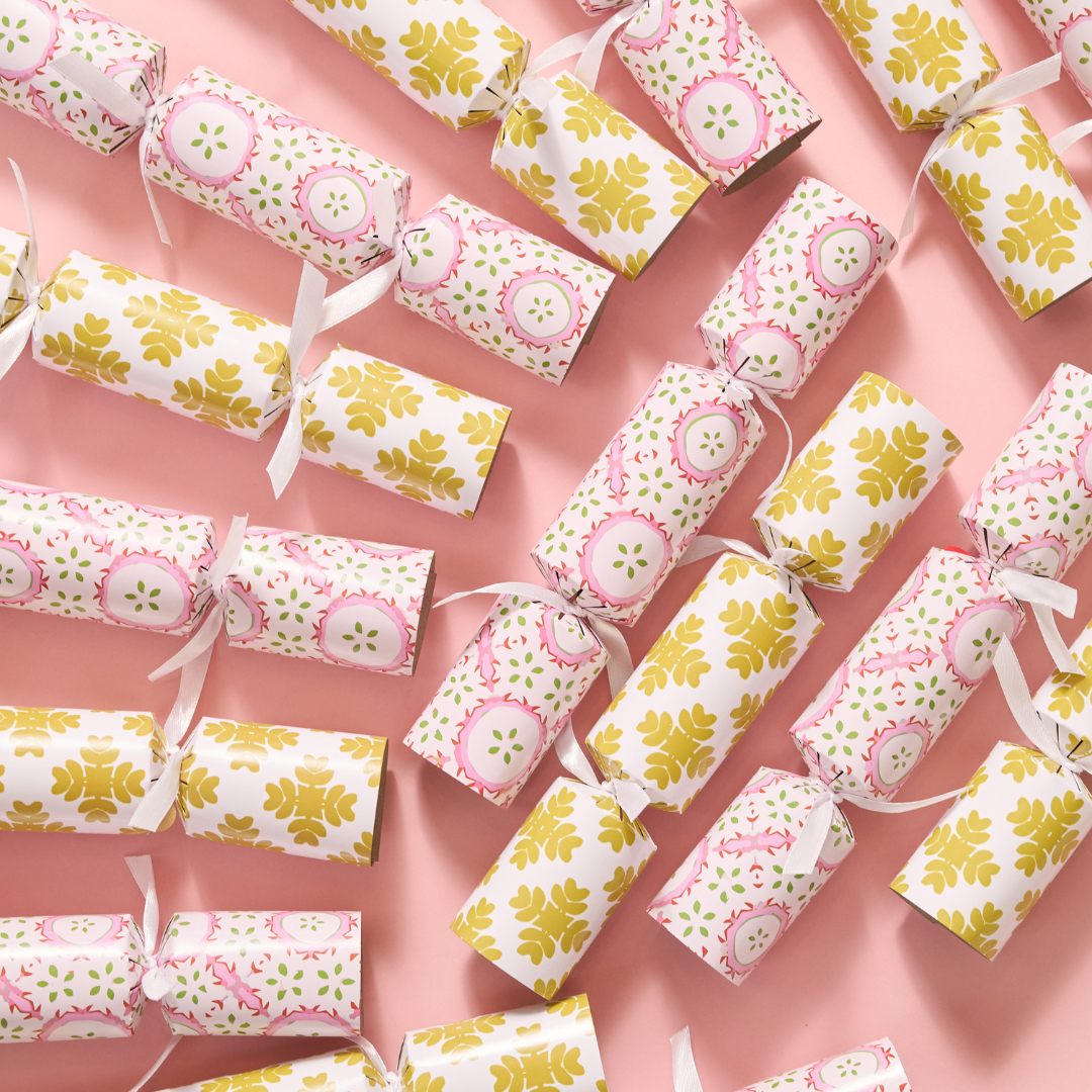 Rosie Party Crackers - Image 2